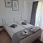 Martina Guest House-rooms 3* 포레치