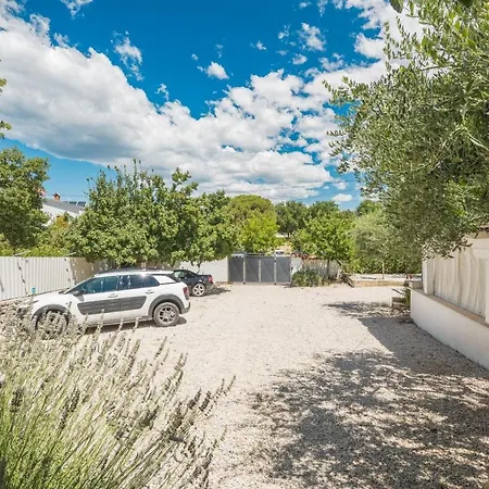 Гостевой дом Martina Guest House-rooms Пореч