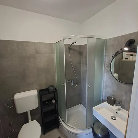 Martina Guest House-rooms 3* Пореч