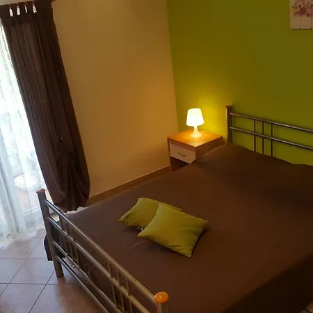 Martina Guest House-rooms Гостевой дом 3*